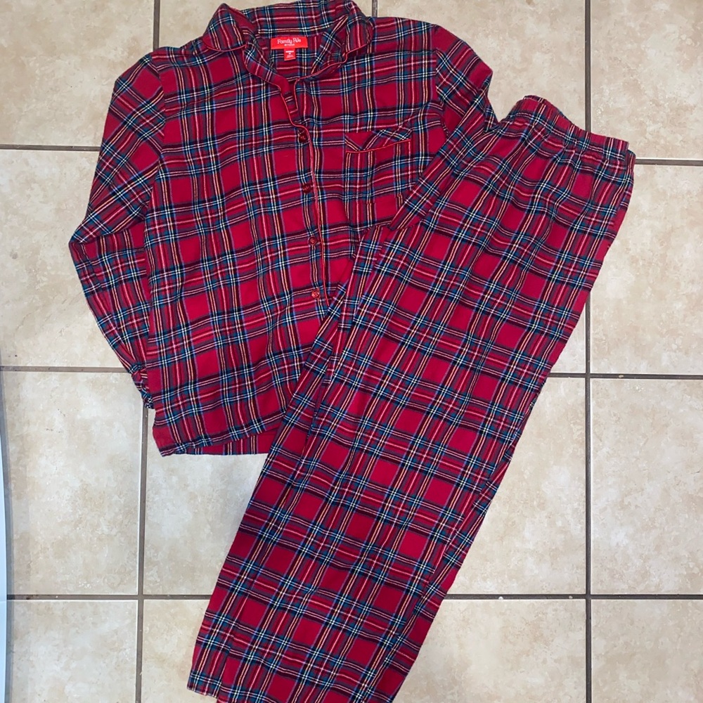 Womens matching macys pajamas size medium